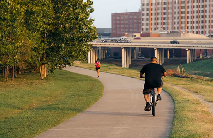 biking and running by White Oak Bayou